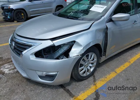 2015 Nissan Altima 2.5/2.5 S/2.5 Sl/2.5 Sv z USA, uszkodzony, nr VIN 1N4AL3AP6FC238960